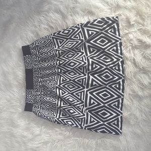 White House Black Market graphic Skirt